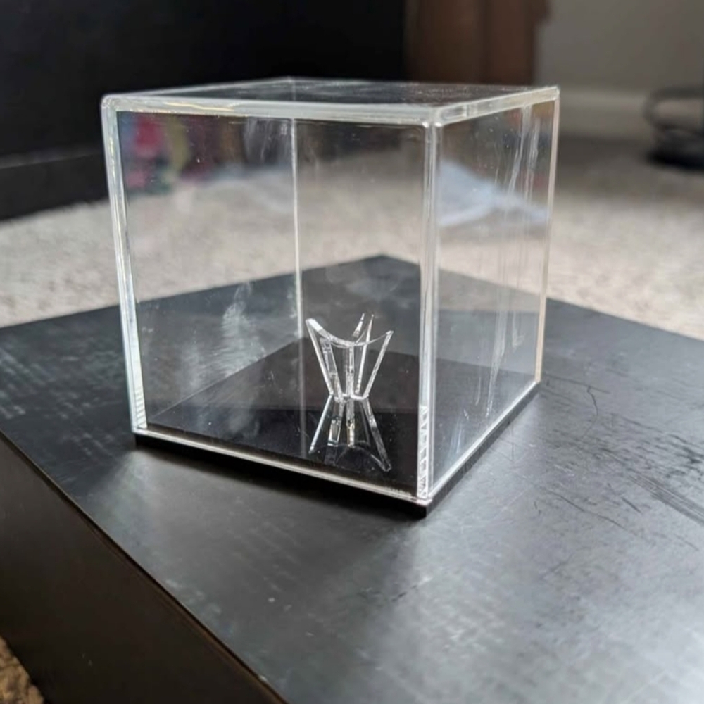 Clear Display Cube with Black Base For Golf Ball